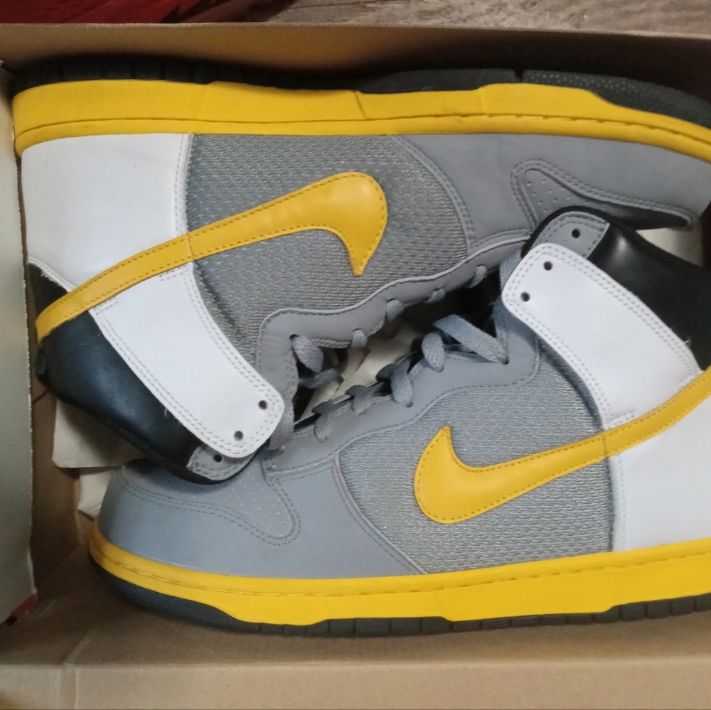 Nike Men's Gray, White and Yellow Premium Hi Top Dunks